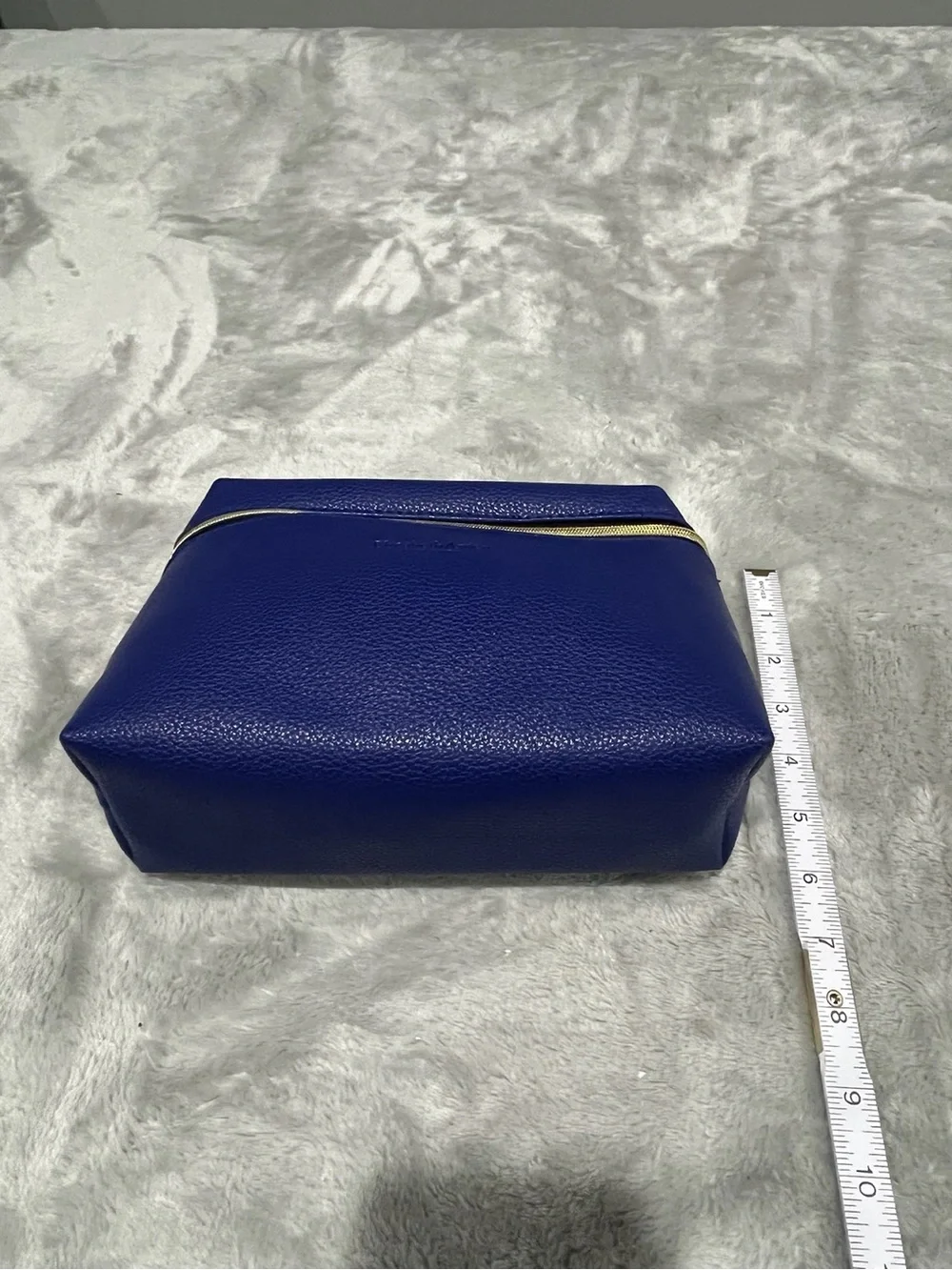 Elizabeth Arden Cobalt Blue Faux Pebble-Leather Cosmetic Train Case 💙✨